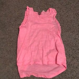 pink tank top